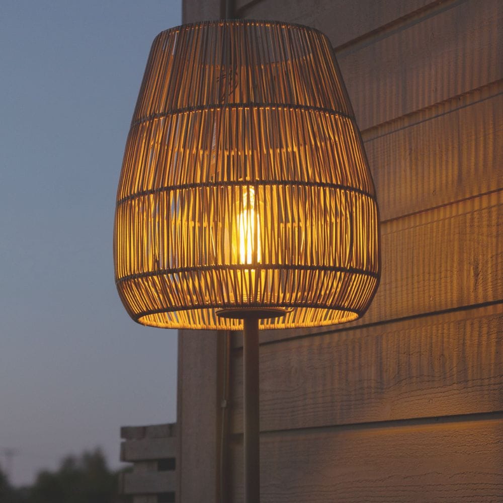 Buitenvloerlamp Agnar Zwart & Natuurlijk Saigon Scherm | Kunstrotan | Weerbestendig IP44 | Hoogte 154 cm | PR Home