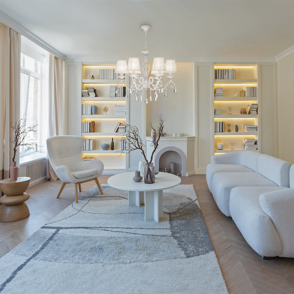 Elegante gouden kroonluchter met melk witte kappen, perfect voor een luxe en klassieke uitstraling.